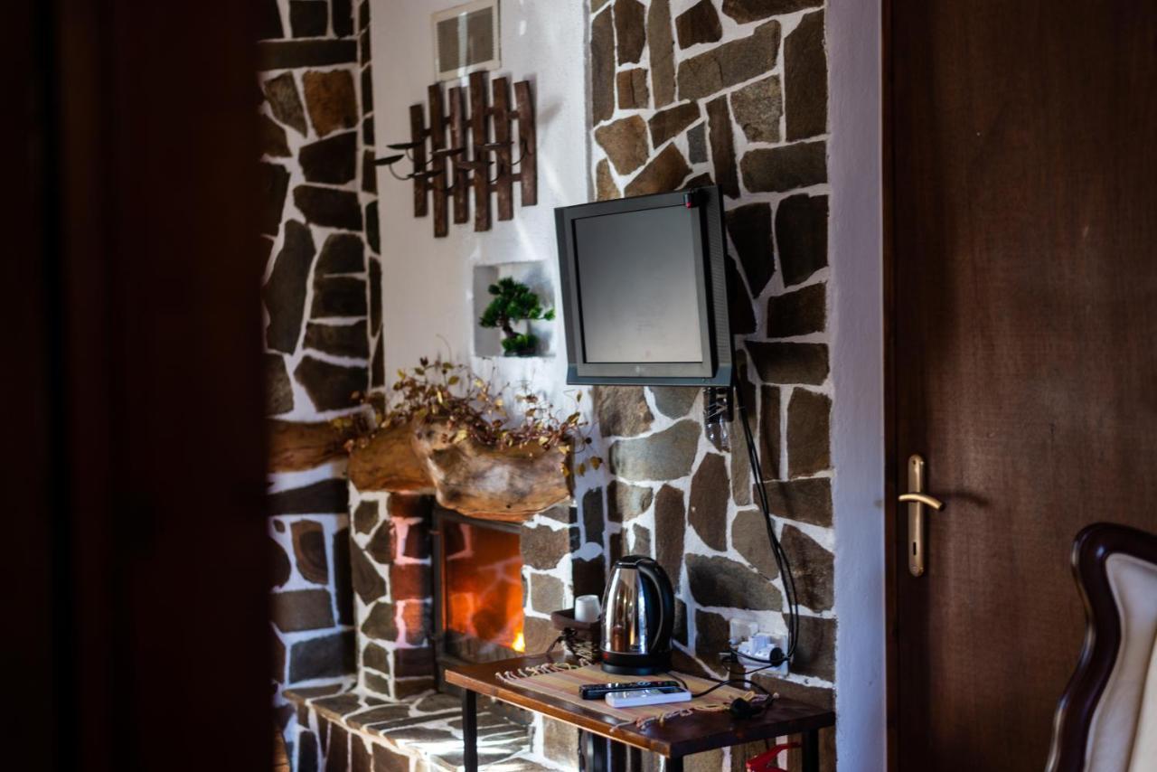La Moara Boutique Hotel Krania Bagian luar foto