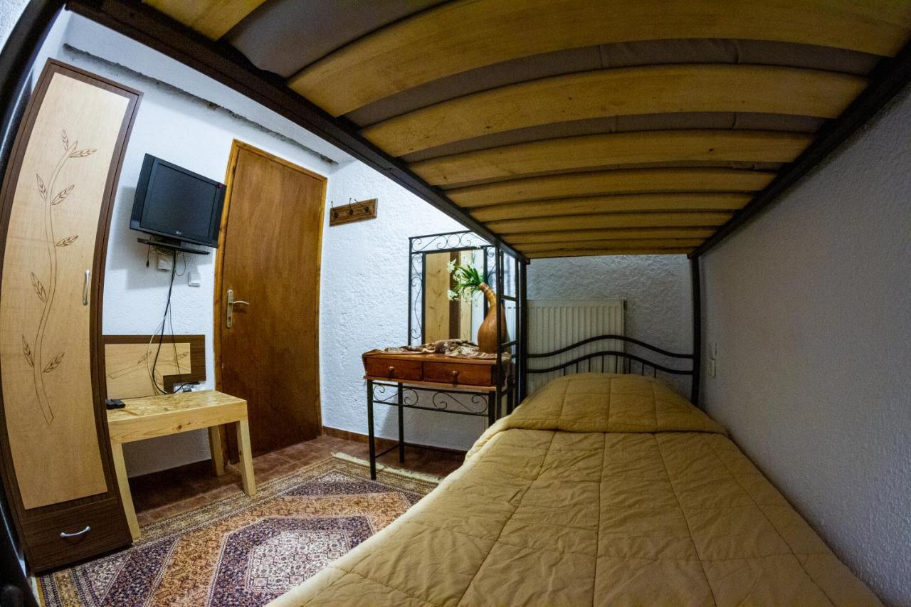 La Moara Boutique Hotel Krania Bagian luar foto
